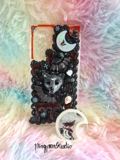 Decoden Handyhülle mit Werwolf in Grau-Schwarz