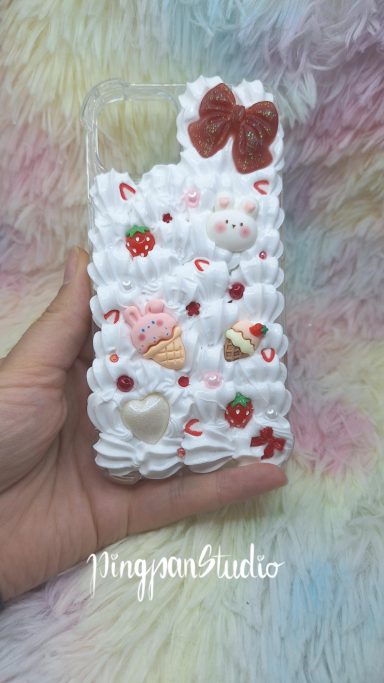 Erdbeer Handyhülle in Decoden Stil