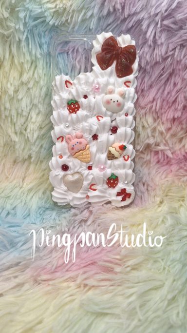 Decoden Handyhülle in Erdbeer Stil